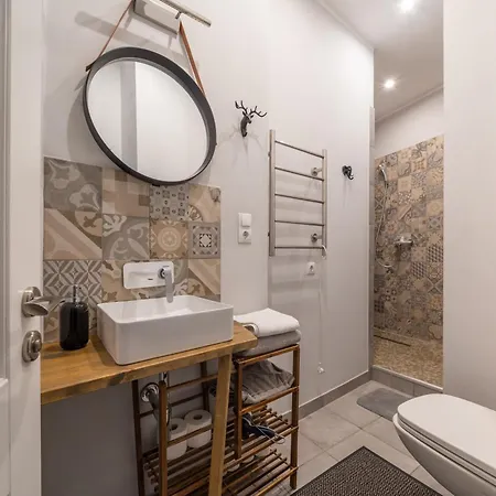 Charming In Old Town Апартаменты