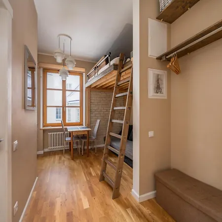 Charming In Old Town Apartman